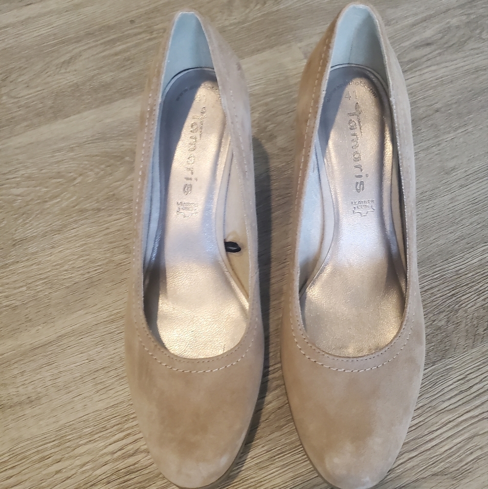 Tamaris tan suede sexy dress shoe Eur size 41 or US size 10